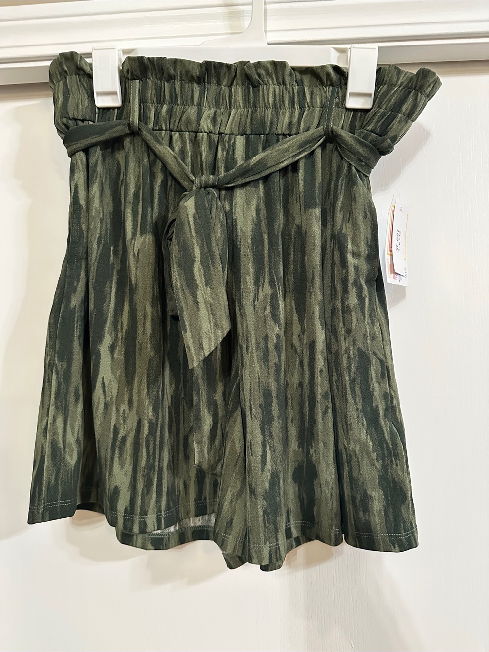 LuLaRoe Ella Olive Green Printed Paper Bag Shorts with Tie Waist